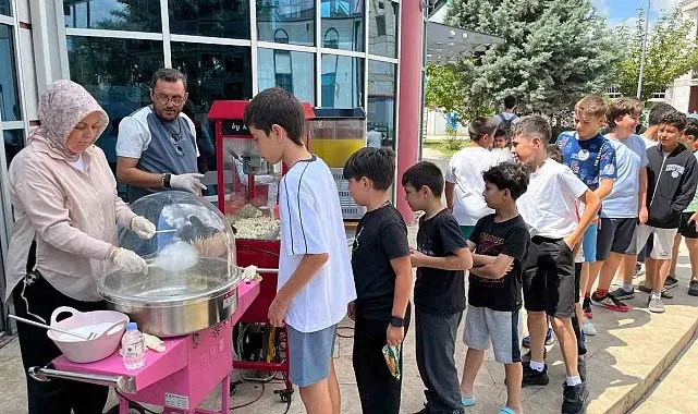 Gençlik Yaz Kulübü'nde eğlence ve eğitim bir arada