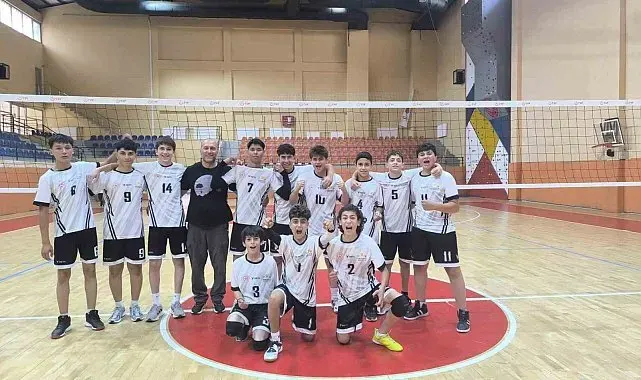 Erzincan ANALİG Erkek Voleybol Takımı yarı finale yükseldi