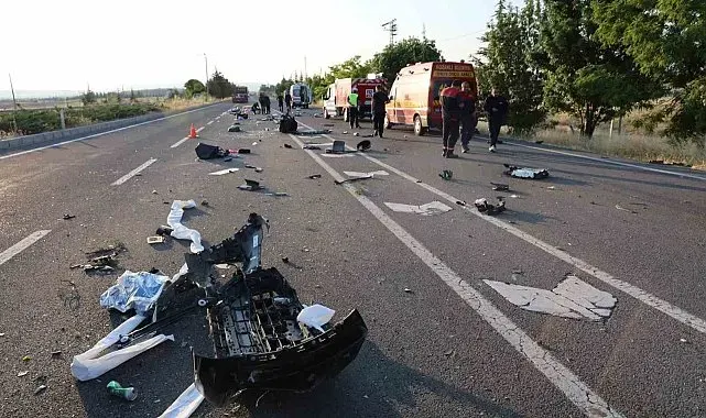 Kaza sonrası ortalık savaş alanına döndü: Aynı aileden 3 ölü 1 yaralı