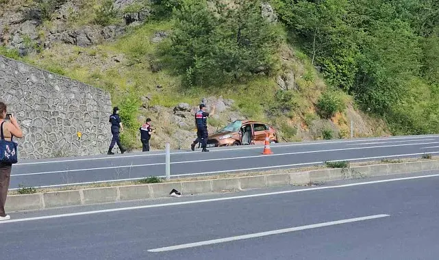 Otomobil tırla çarpıştı, yaşlı çift hayatını kaybetti
