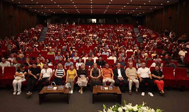 Merkezefendi Engelsiz Yaşam Akademisi'nde yılsonu coşkusu yaşandı
