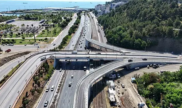 Samsun'da iki önemli bağlantı yolu trafiğe açıldı