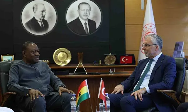 Bakan Işıkhan Gana Çalışma, İşler ve İstihdam Bakanı Pelpuo ile bir araya geldi.