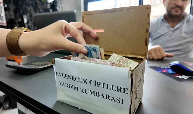 Rize'de esnaftan yeni evlenecek çiftlere "Kumbara" desteği