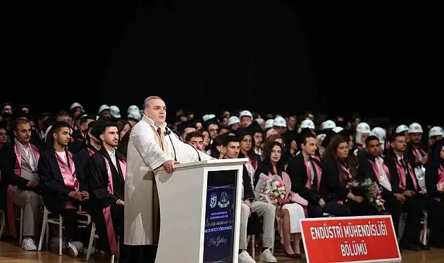 ERÜ'de 702 mühendis mezun oldu