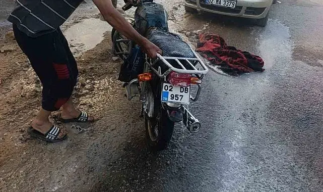 Besni'de motosiklet yangını korkuttu neden oldu