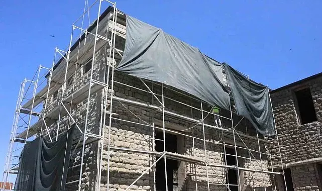 Tarihi öğretmenevinde restorasyon çalışmaları sürüyor