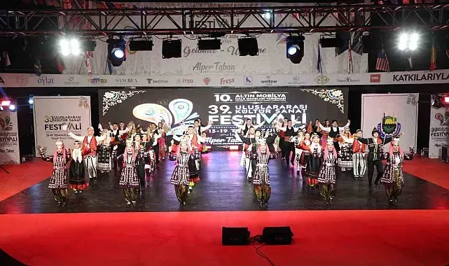 Dünyanın renklerini İnegöl'de buluşturan festival başladı