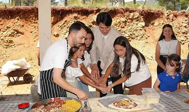 Köyceğiz'de "Her Çocuğa Bir Dilim Mutluluk" projesi hayata geçirildi