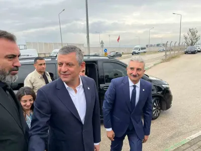 Özgür Özel’den Mustafa Bozbey’e Cezaevi Ziyareti: Başkanın Durumu İyi