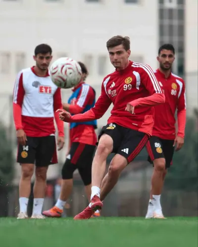 Eskişehirspor Bigaspor Deplasmanı Hazırlıklarını Tamamladı