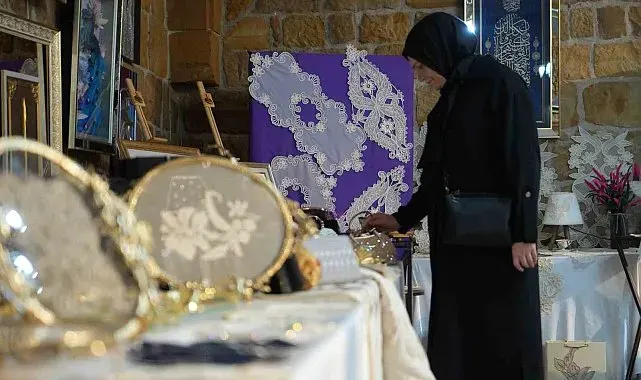 Bayburt'ta kadınlar geleneksel el sanatlarını modern tasarımlarla buluşturdu