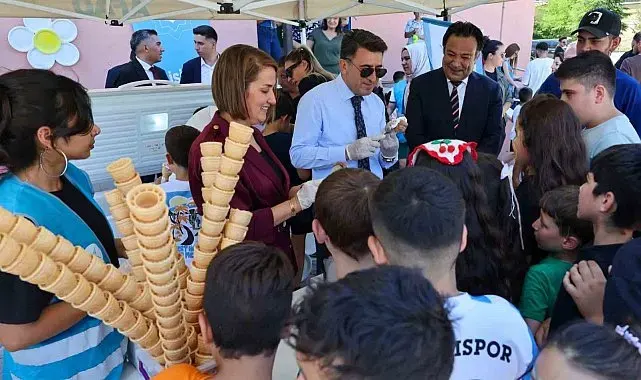 Çocukların dondurma isteğine Vali Aygöl kayıtsız kalmadı