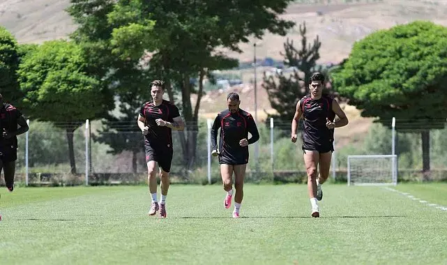 Sivasspor günü çift idmanla tamamladı