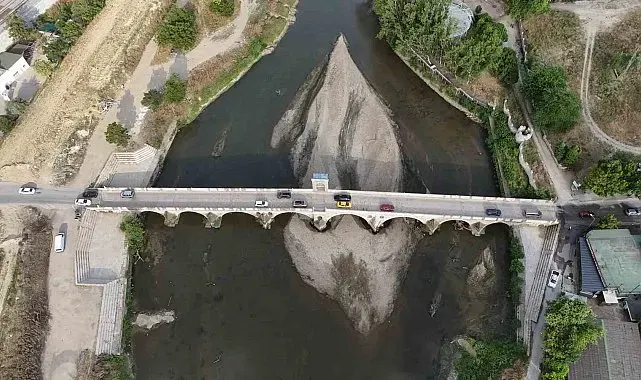 Tunca Nehri alarm veriyor: Sular çekildi, kirlilik gün yüzüne çıktı