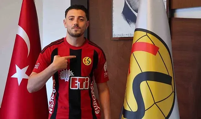 Eskişehirspor'da çifte imza: Ahmet Lütfi Kara ve Arda Okumuş ile anlaşma sağlandı