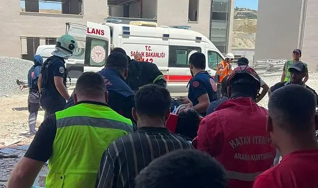 İnşaat halindeki binada asansör boşluğuna düşen işçi yaralandı