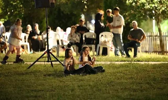Kartepe'de açık havada sinema keyfi