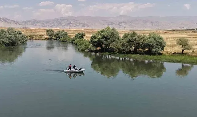 Murat Nehri'nde kaybolan Berat'ı arama çalışmaları 4'üncü gününde