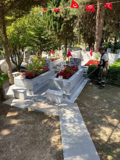 Kocaeli Mezarlıklarında Kapsamlı Bakım ve Temizlik Çalışmaları