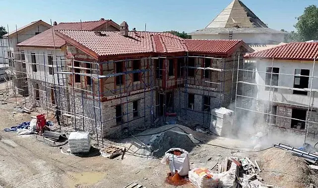 Türbe Arkası'nda dev tarihi dönüşüm devam ediyor
