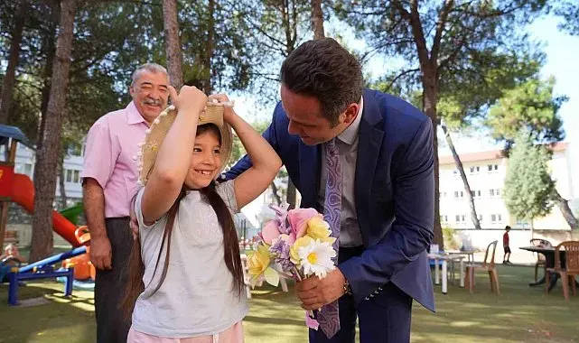 Muğla İl Milli Eğitim Müdürü Çay haftanın ilk gününde minik yüreklerle buluştu