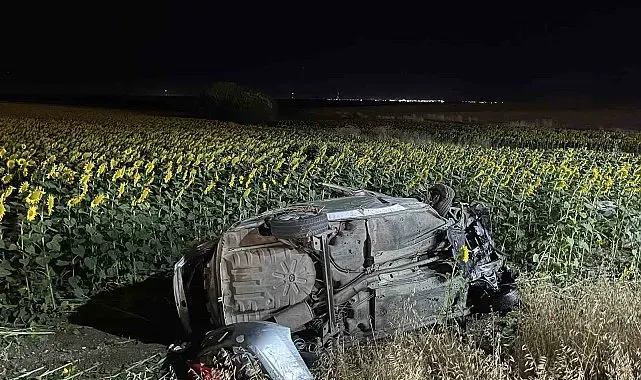 Tekirdağ'da otomobil beton bloğa çarparak tarlaya devrildi: 3'ü çocuk 5 yaralı