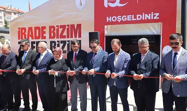 Kütahya'da '15 Temmuz Anma ve Deneyimleme Çadırı' Zafer Meydanı'nda açıldı