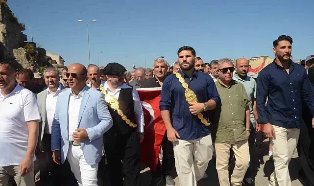 Başpehlivan Erkan Taş'a memleketi Sinop'ta görkemli karşılama