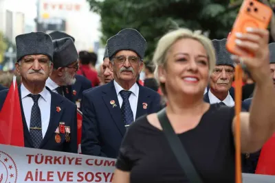 Elazığ'da 19 Eylül Gaziler Günü'ne Özel 'Kahramanlarla Kardeşlik Yolunda' Yürüyüşü Düzenlendi