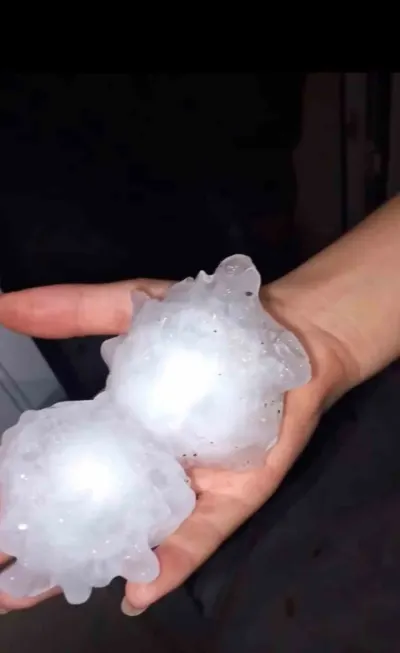 Adana'da Yumruk Büyüklüğünde Dolu Tarım Arazilerini Vurdu