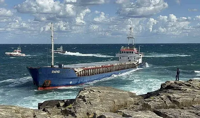 Karaya oturan Tanzanya bandıralı kuru yük gemisi satışa çıkarılıyor