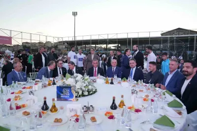 Ümraniye'nin Şampiyonları Altın Kupa Gecesi'nde Ödüllendirildi