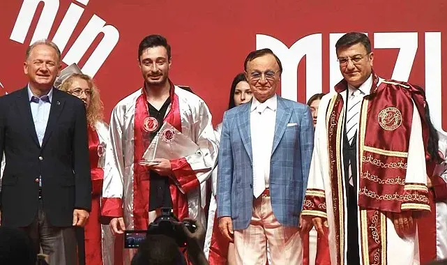 115 ülkeden öğrencisi bulunan üniversitede 3 bin 40 mezun sevinci