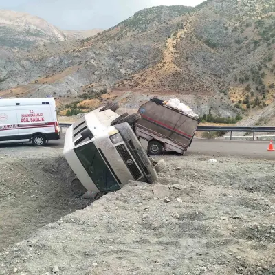 Malatya'da Tarım İşçilerini Taşıyan Minibüs Devrildi: Mucize Eseri Yaralanan Olmadı
