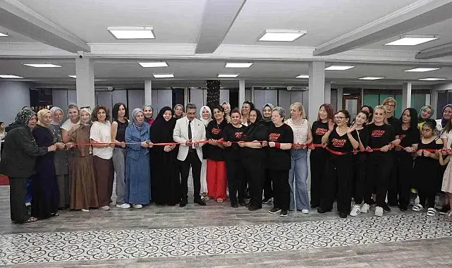 Erenler'de kadınlar için yeni merkez kapılarını açtı