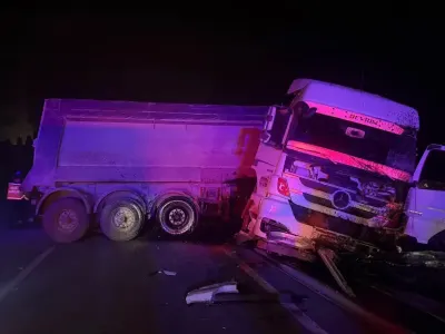 Muğla’da Tır Refüjü Aşıp Karşı Şeride Geçti: 2 Yaralı