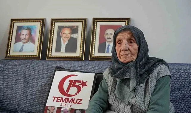 FETÖ'nün hain darbe girişiminde 2 oğlu ve damadını şehit veren 100 yaşındaki Muzaffer Gülşen'in acısı 10 yıldır dinmiyor
