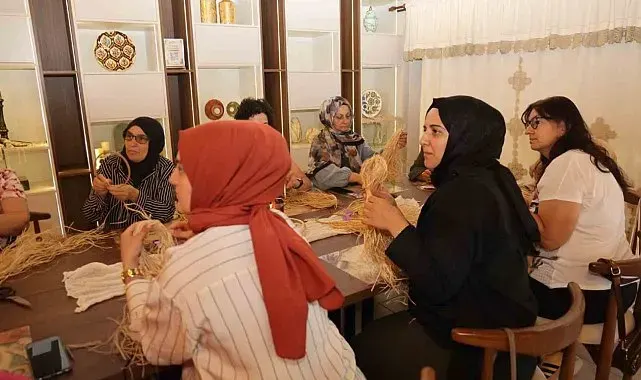 Üreten kadınların yeni adresi "Ana Kafe"de ilk atölye heyecanı