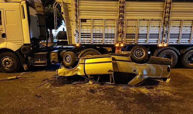 Fiat Tofaş otomobil refüje çarpıp ters döndü: 1 ağır yaralı