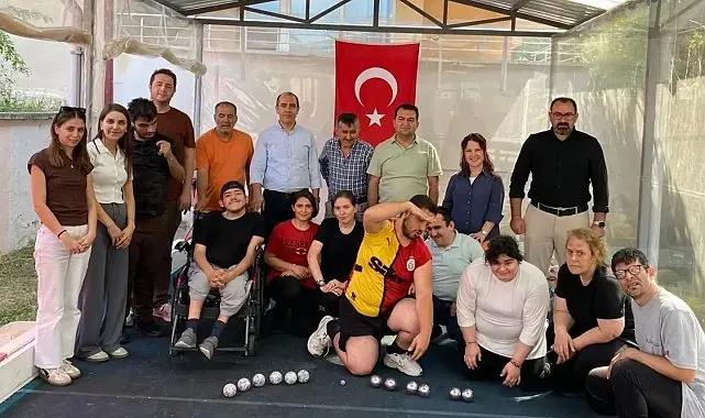 Bocce sahasında kuşaklar buluştu