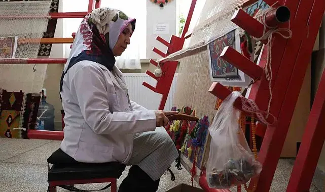 Türkmen gelinlerinin sessiz çığlığı bu kilimlerde yaşıyor