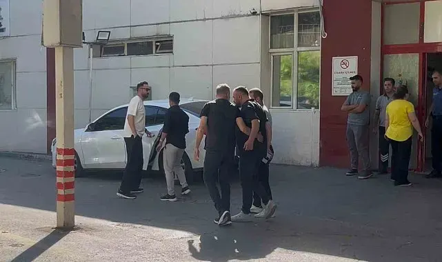 Bursa'da gözaltına alınan Haluk Levent, sorgulanmak üzere İstanbul'a gönderildi