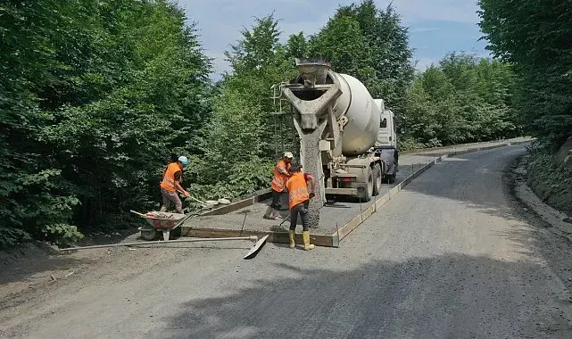 Ordu'da 3 ilçeye hizmet verecek grup yolunda beton yol çalışması başladı