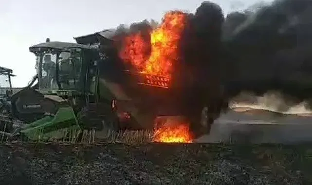 Sivas'ta hasat sırasında biçerdöver alev topuna döndü
