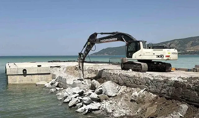 Tatvan sahilindeki iskele yenileniyor