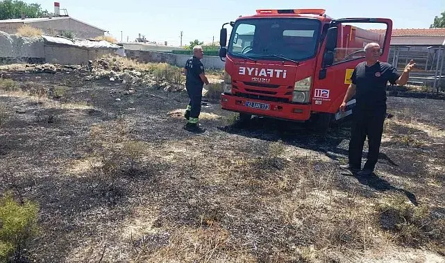 Karapınar'da ot yangını paniğe neden oldu
