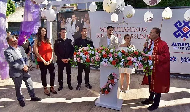 Sabri Uğur parkı açık hava nikah salonu hizmete açıldı