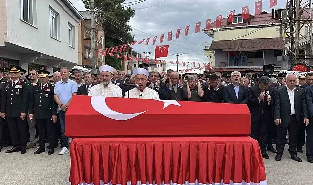 Eskişehir'de şehit olan uzman çavuş Samsun'da toprağa verildi