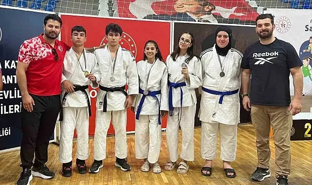 Ağrılı judocular Mardin'deki yarı final biletini aldı